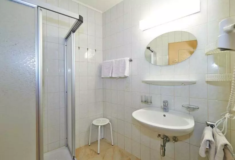 Aparthotel Paradies   Schrempfgut