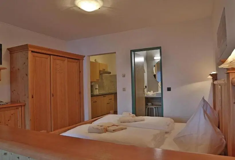 Aparthotel Paradies   Schrempfgut