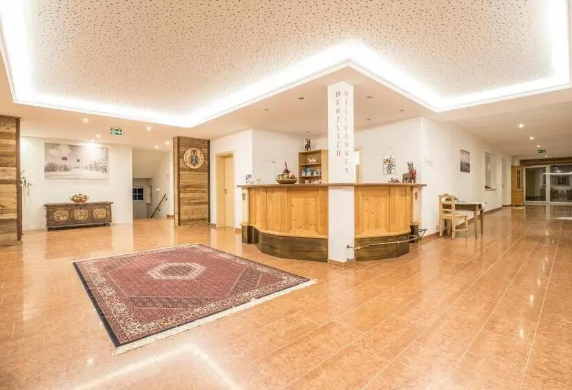 Aparthotel Paradies   Schrempfgut