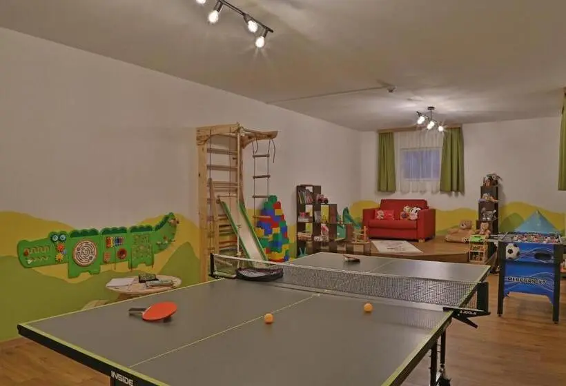 Aparthotel Paradies   Schrempfgut