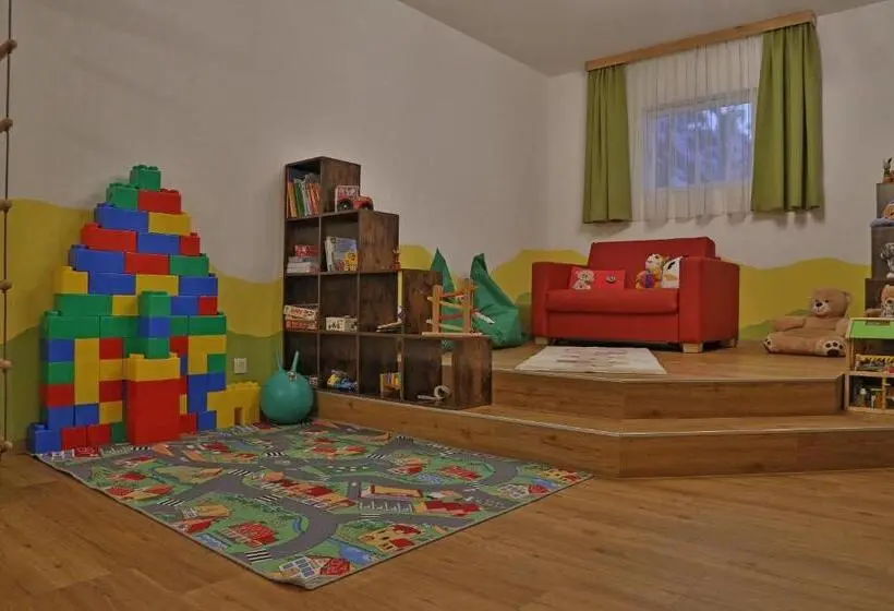 Aparthotel Paradies   Schrempfgut