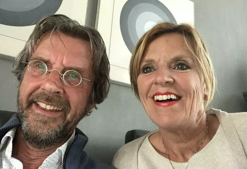 تختخواب و صبحانه Bb Jonashome