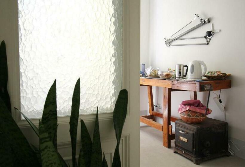 تختخواب و صبحانه L Architetto