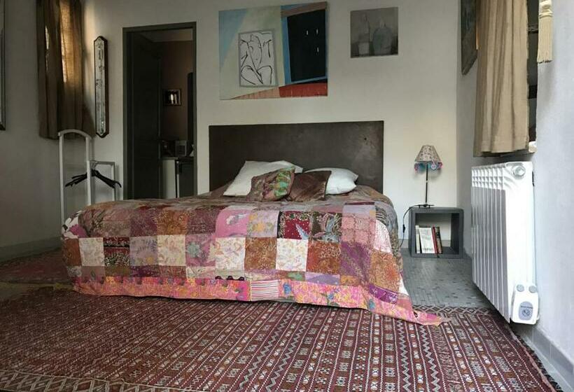 تختخواب و صبحانه Nid D Artiste