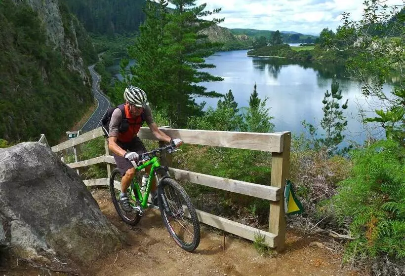 Majatalo Tranquil Private Rural Retreat