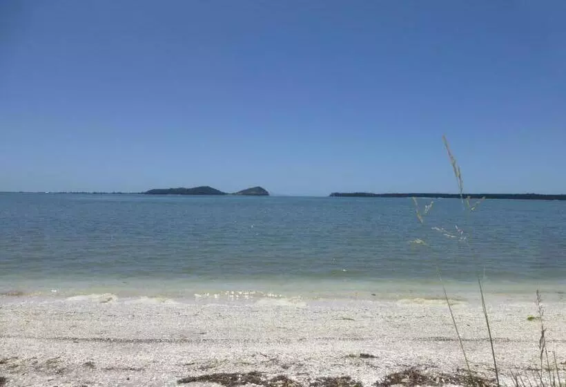 Majatalo Tranquil Private Rural Retreat