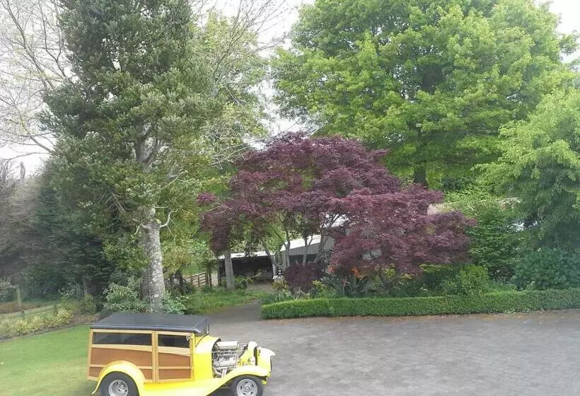 Majatalo Tranquil Private Rural Retreat