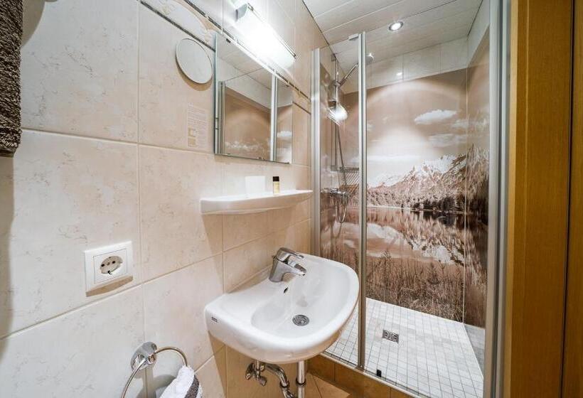 ユースホステル Frühstückspension Gästehaus Zum Weissen Rössl