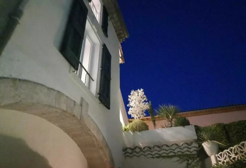 Aamiaismajoitus (B&B) Chambres D Hôtes Belle Vigneronne