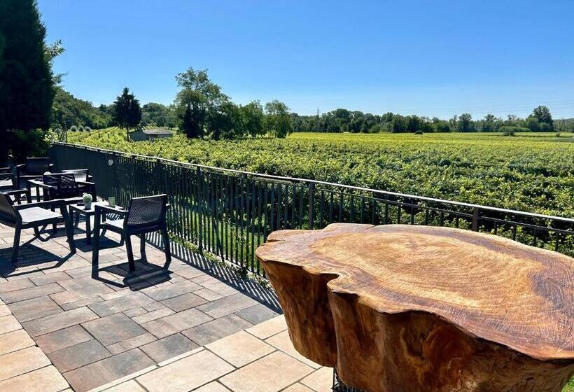 تختخواب و صبحانه Country House La Montagnola