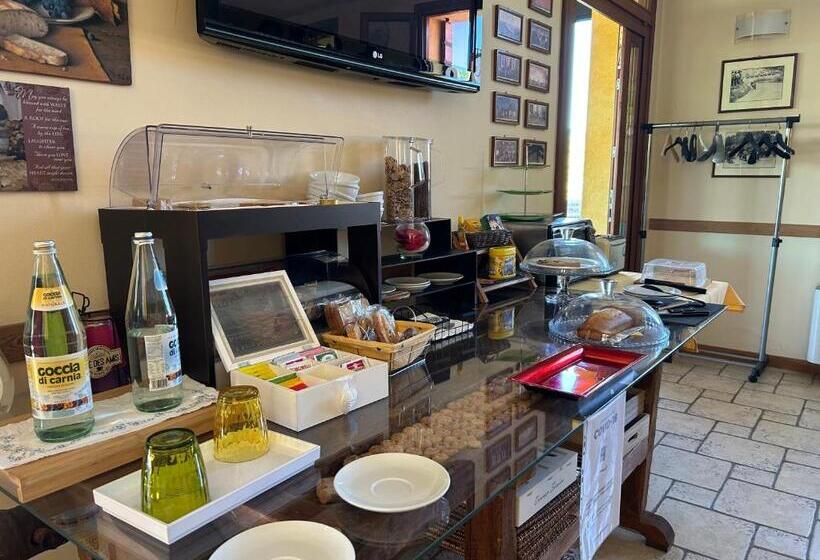 تختخواب و صبحانه Country House La Montagnola