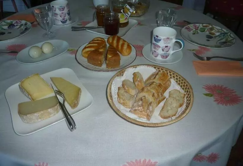 تختخواب و صبحانه Le Clos Des Rosiers