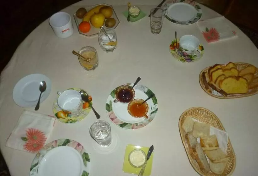 تختخواب و صبحانه Le Clos Des Rosiers