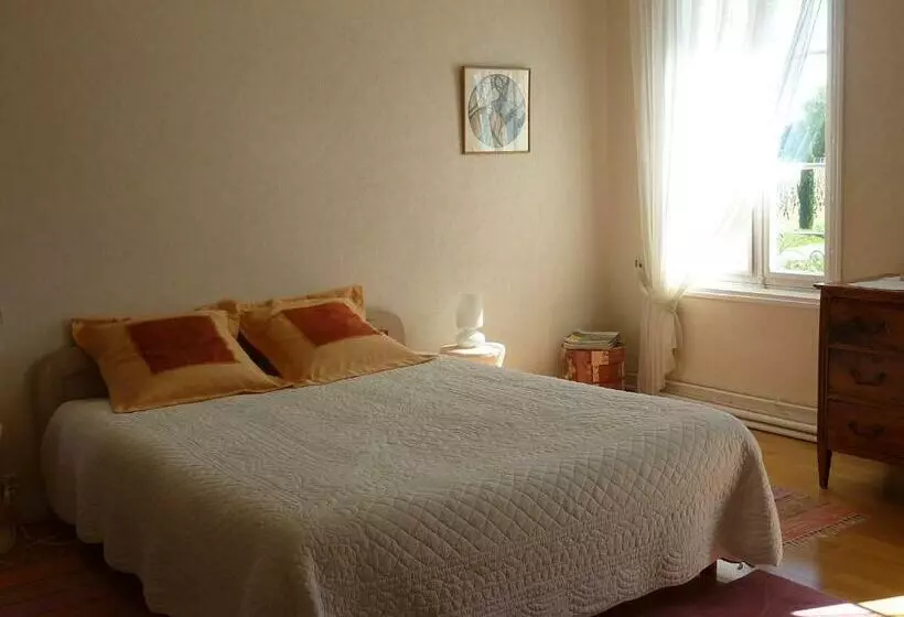 تختخواب و صبحانه Le Clos Des Rosiers