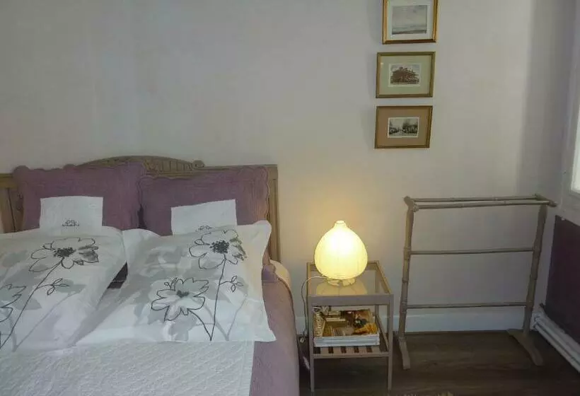 تختخواب و صبحانه Le Clos Des Rosiers