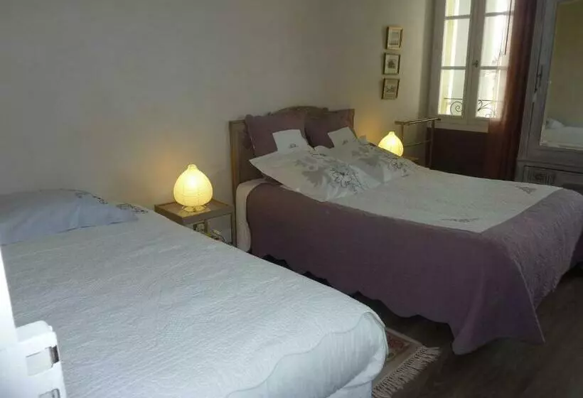 تختخواب و صبحانه Le Clos Des Rosiers