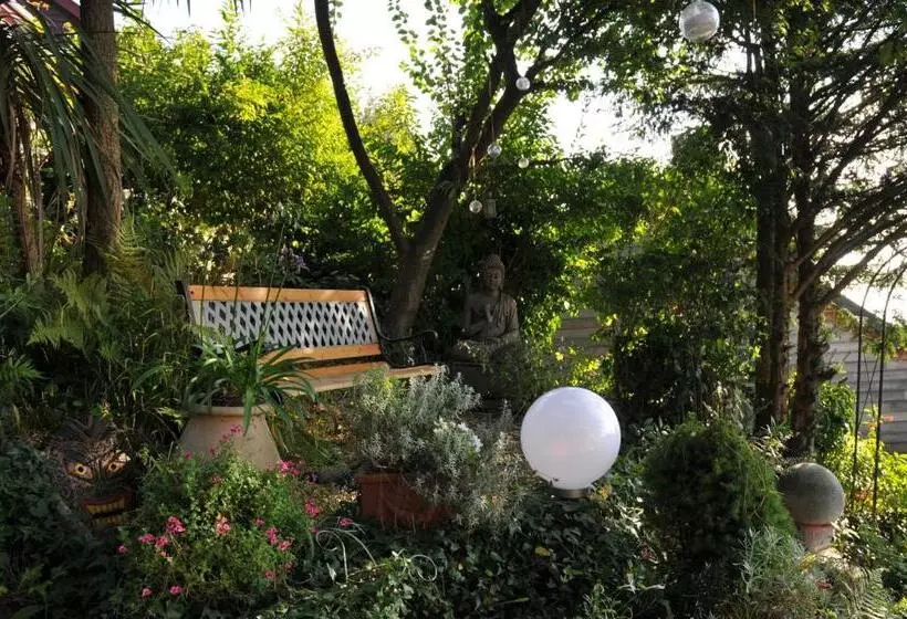 Aamiaismajoitus (B&B) Les Chambres Du Chat Perché