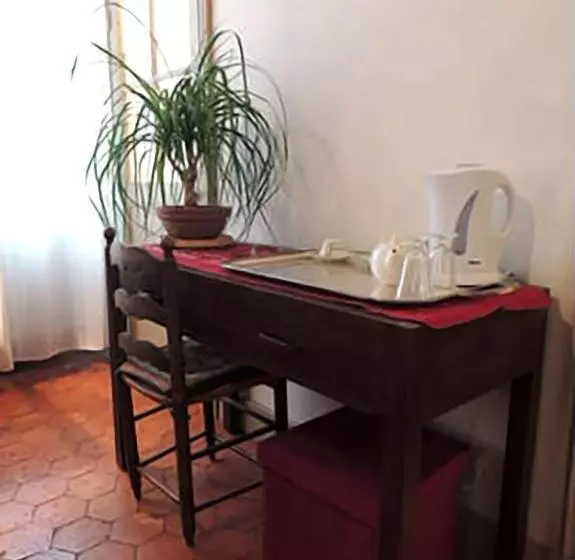 Aamiaismajoitus (B&B) Maison Romane 1136