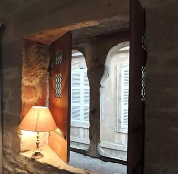 Aamiaismajoitus (B&B) Maison Romane 1136