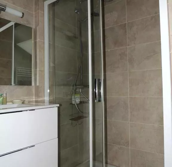 Aamiaismajoitus (B&B) Maison Romane 1136