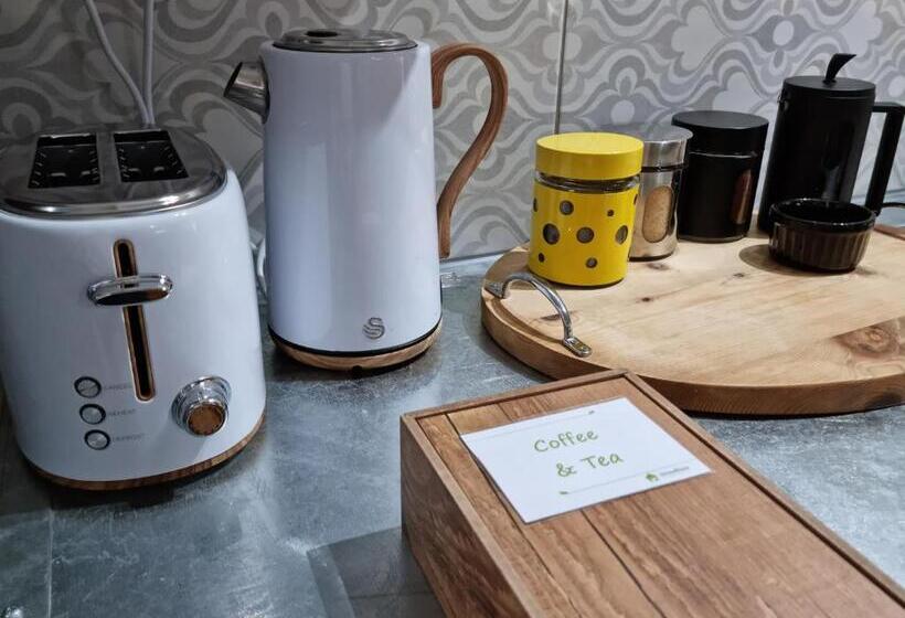 بنسيون Greenhouse Accommodation