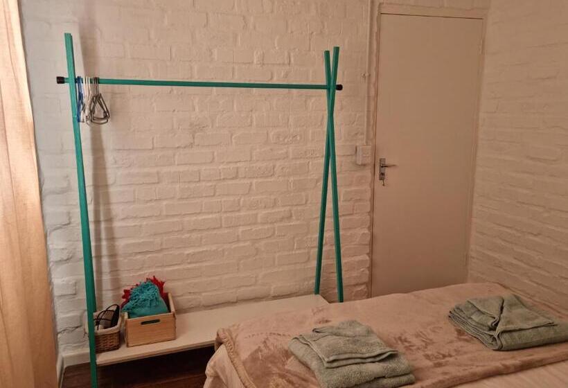 بنسيون Greenhouse Accommodation