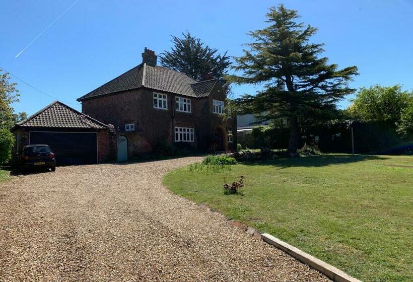 Picaroons Bed And Breakfast