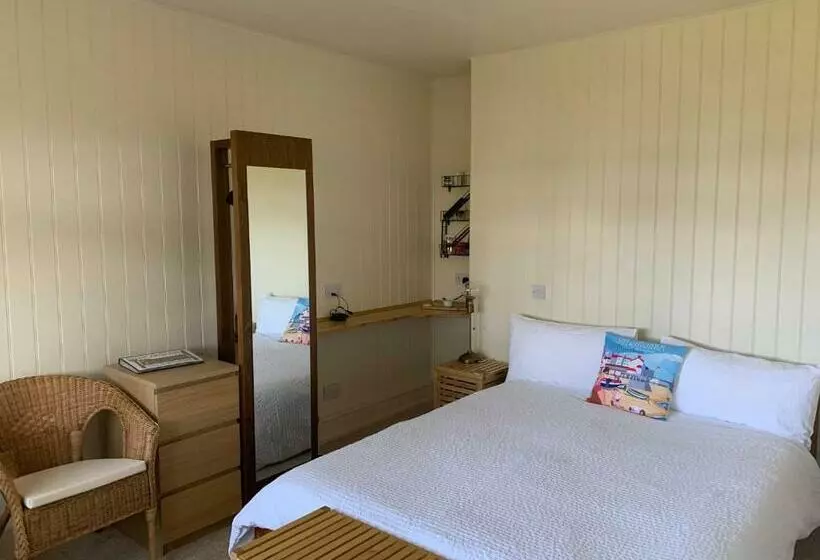 Picaroons Bed And Breakfast