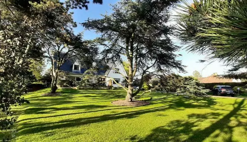 تختخواب و صبحانه Chambres D Hôtes Les Pins