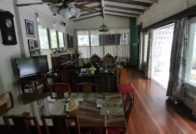 تختخواب و صبحانه New Manila Suites