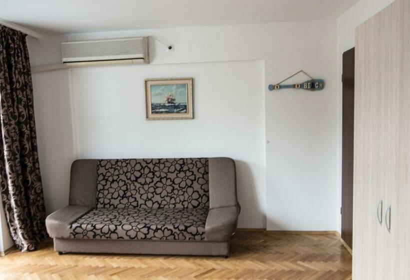 ユースホステル Guest Rooms Old Captain