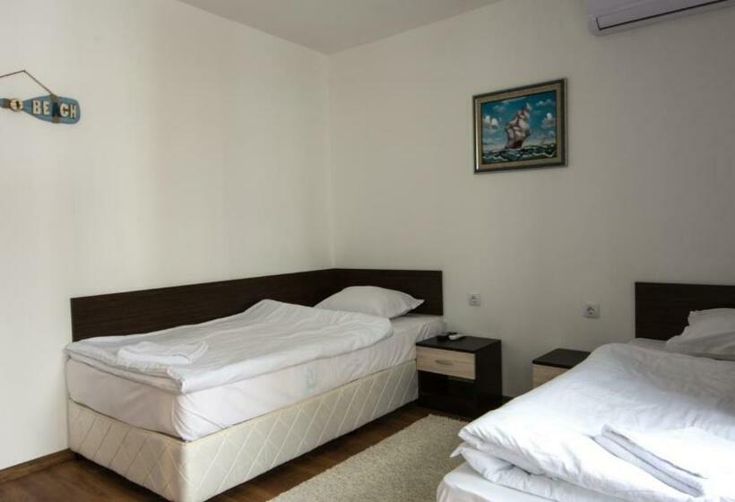 ユースホステル Guest Rooms Old Captain