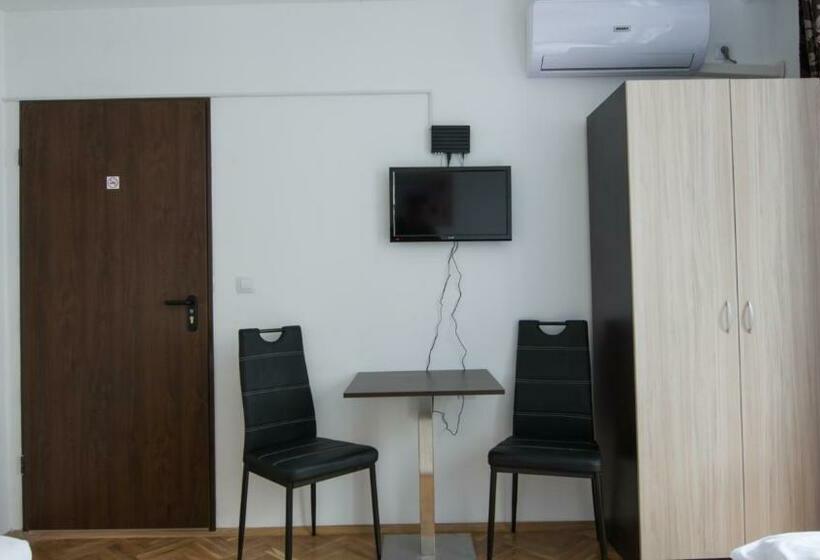 ユースホステル Guest Rooms Old Captain