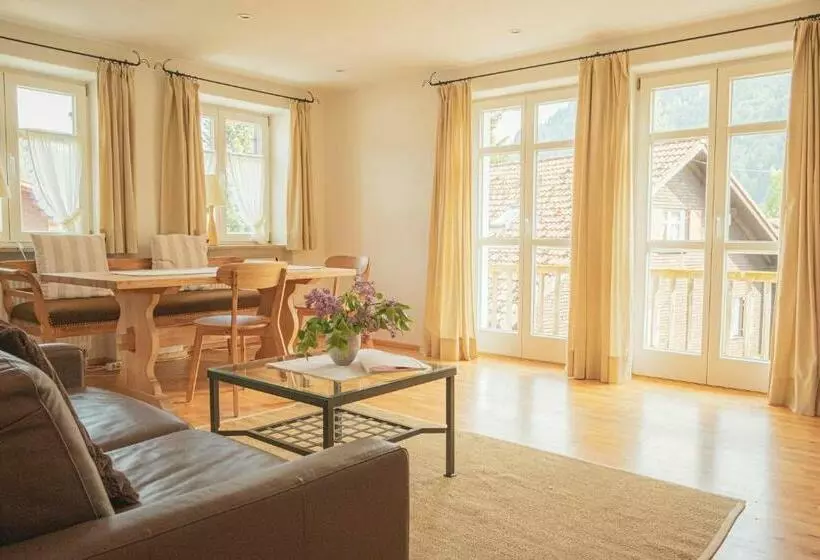 Aamiaismajoitus (B&B) Landhaus Alger