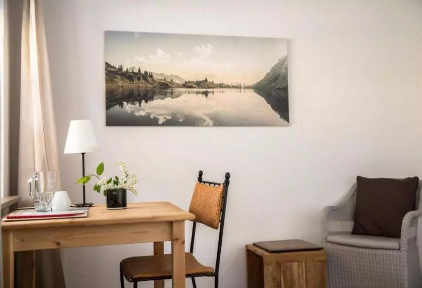 Aamiaismajoitus (B&B) Landhaus Alger