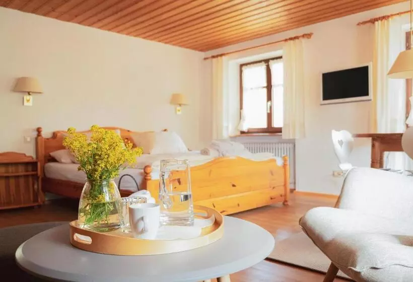 Aamiaismajoitus (B&B) Landhaus Alger