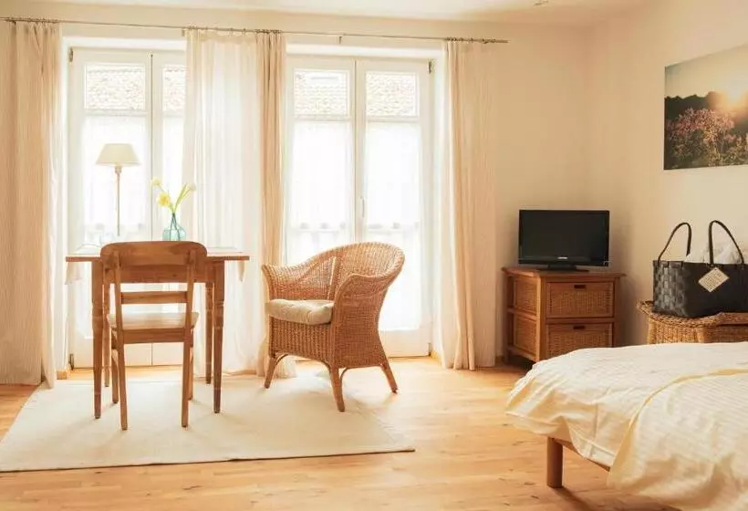 Aamiaismajoitus (B&B) Landhaus Alger