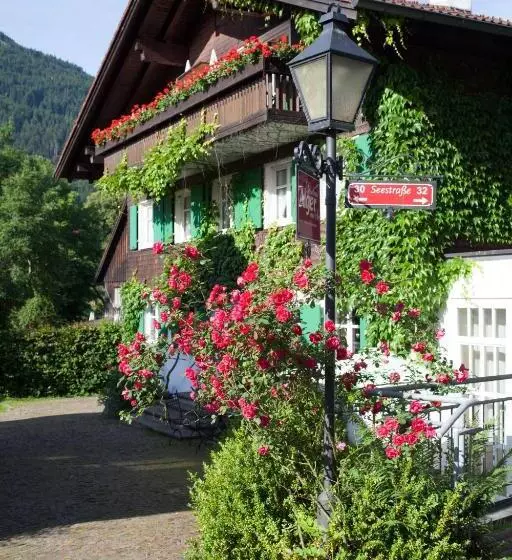 Aamiaismajoitus (B&B) Landhaus Alger