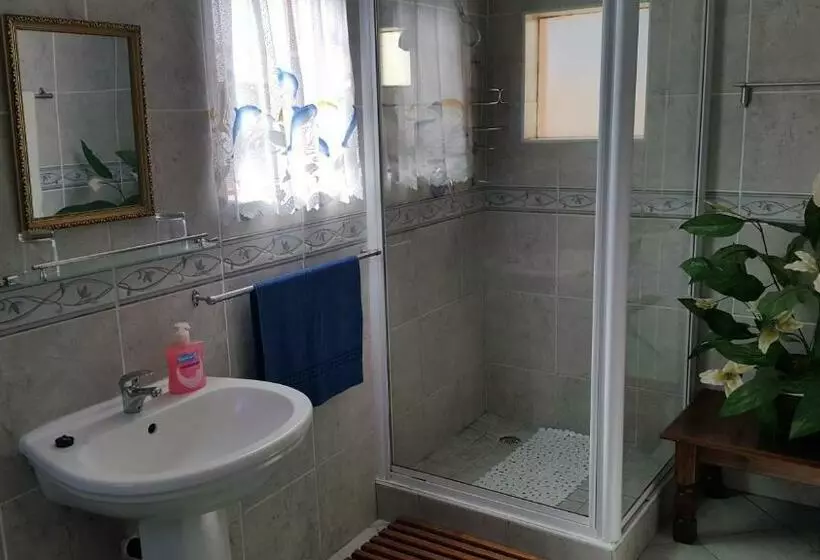 Majatalo Westcoast Central Budget Accommodation