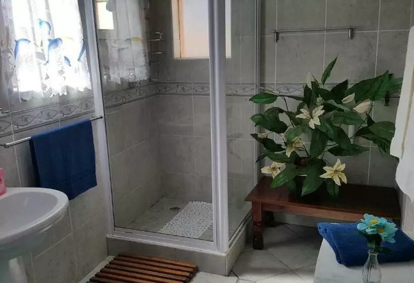 Majatalo Westcoast Central Budget Accommodation