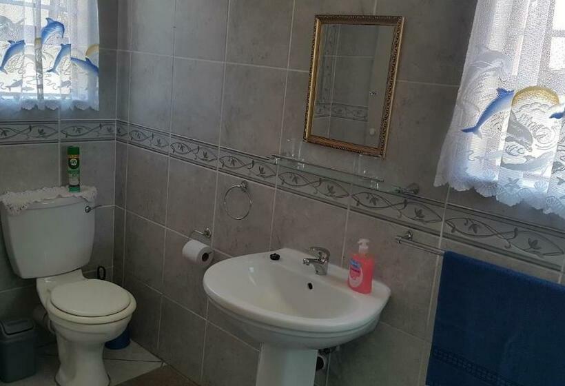 بنسيون Westcoast Central Budget Accommodation