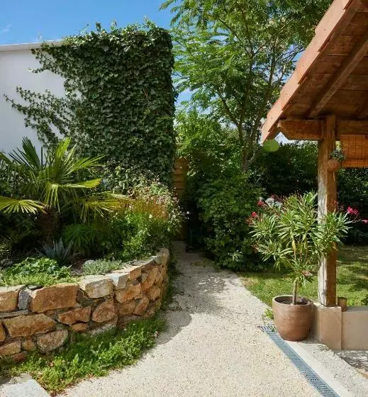 Aamiaismajoitus (B&B) Chambres D Hôtes De La Roche