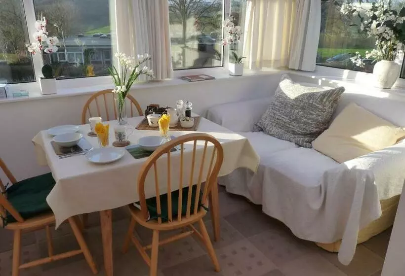 Aamiaismajoitus (B&B) Cosy Twin Room In Brecon