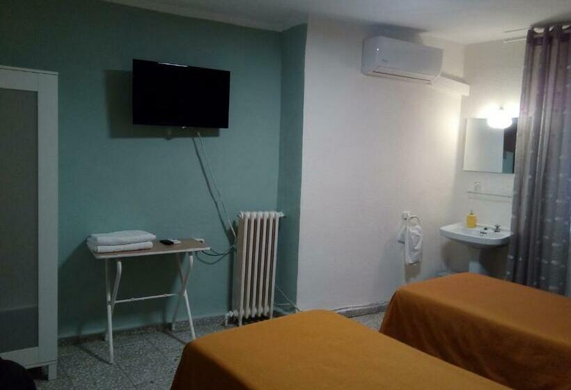 پانسیون Hostal ávila