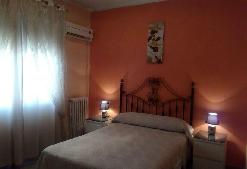 پانسیون Hostal ávila