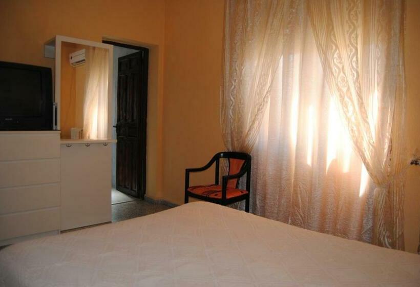 پانسیون Hostal ávila