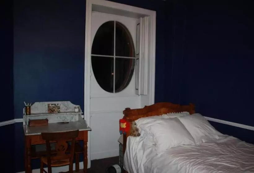 Majatalo La Maison Bleue