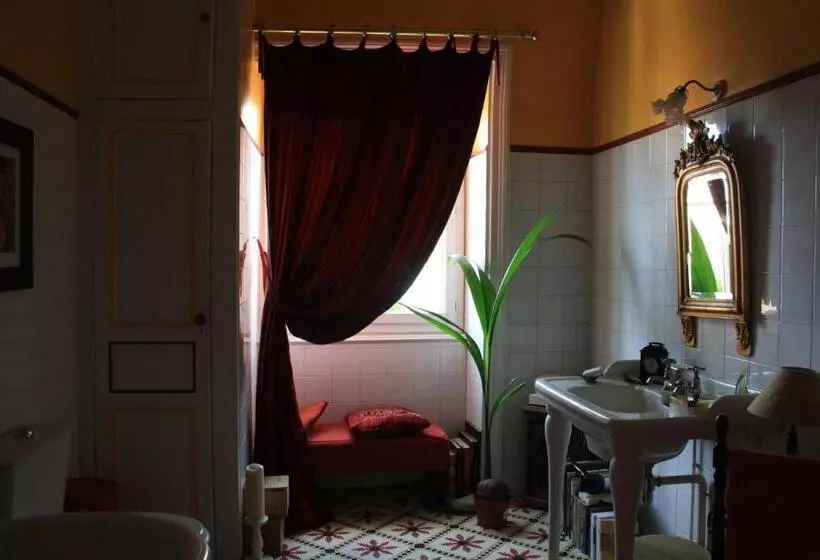 Majatalo La Maison Bleue