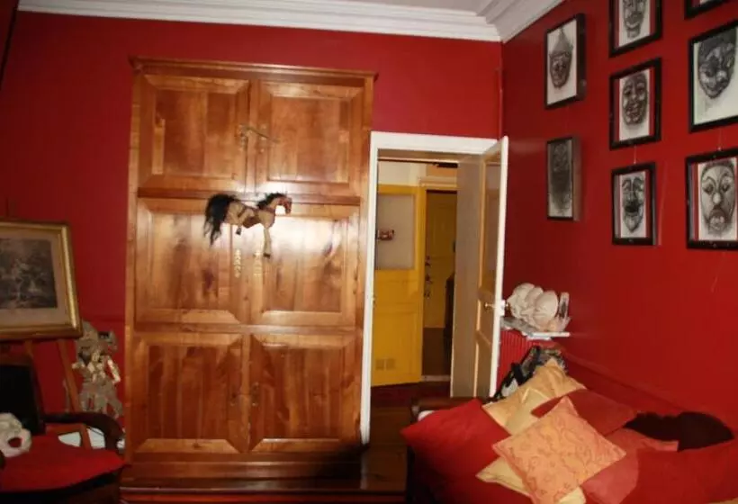 Majatalo La Maison Bleue