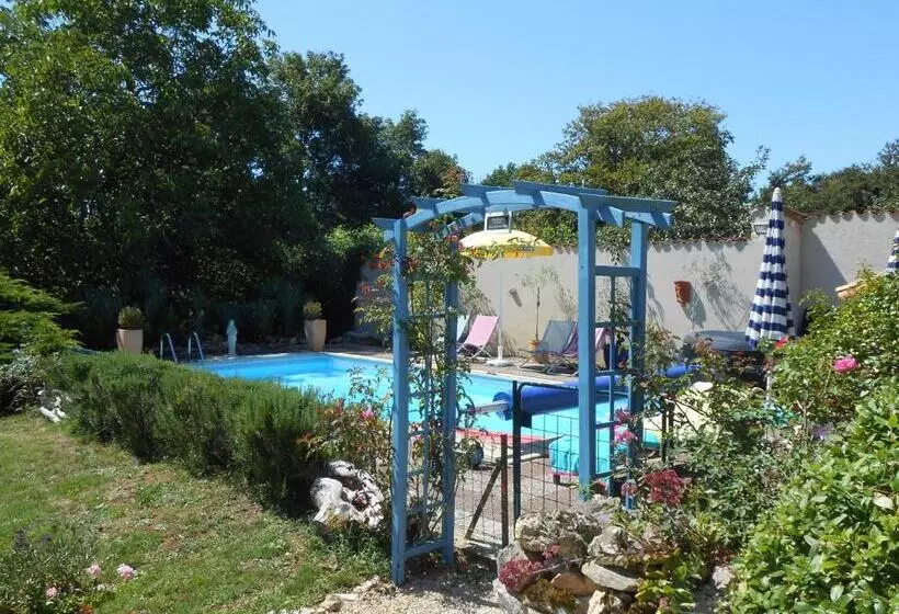 Aamiaismajoitus (B&B) Chat Noir Gite Et Chambre D Hotes